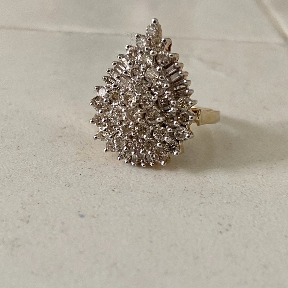 Diamond ring, solid gold